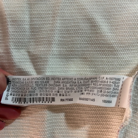 Zara Trafaluc Body Con Cream Skirt with a Red, Blue, Orange Design Size Small - Picture 4 of 4